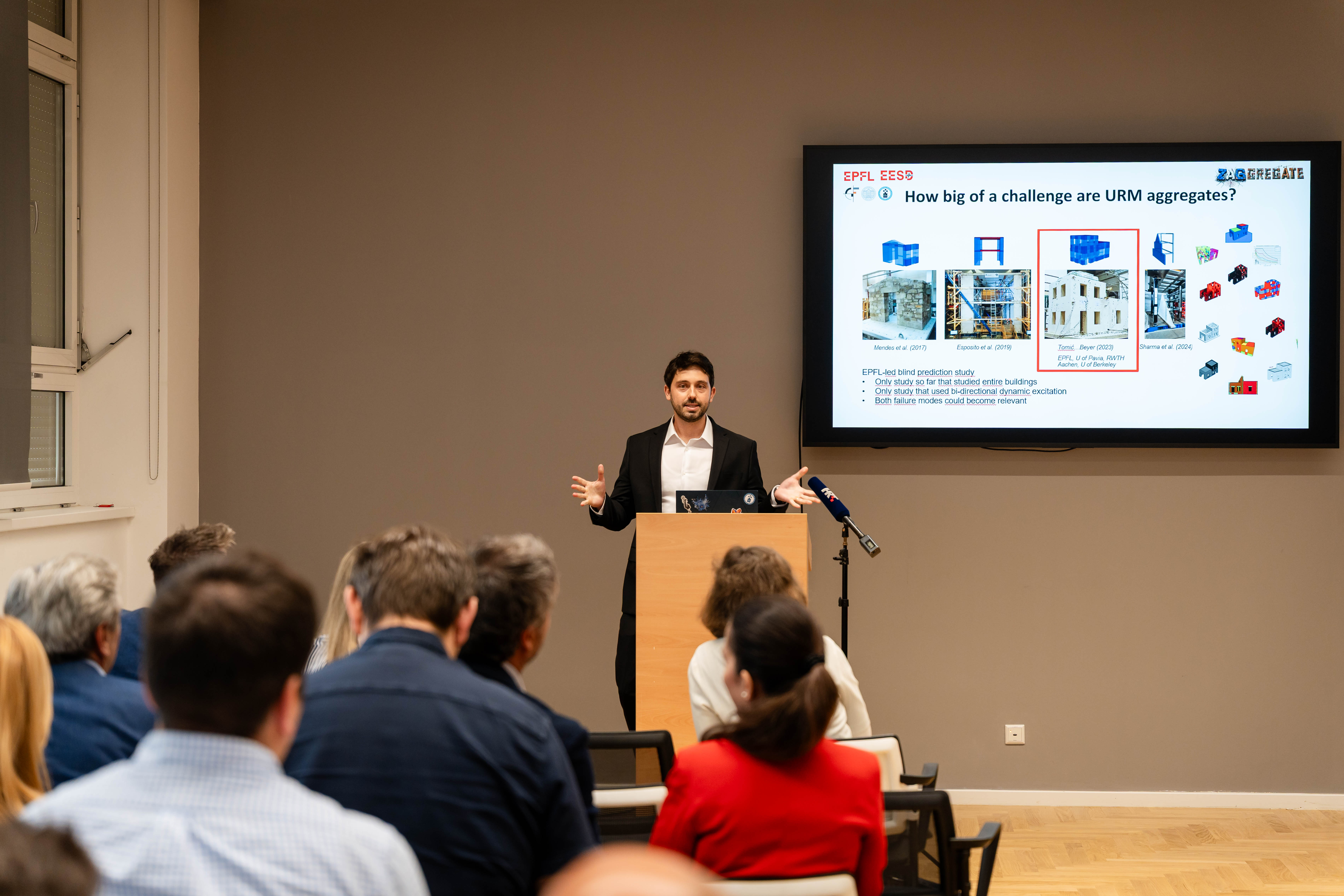 Dr Igor Tomić presenting the ZAGGREGATE project